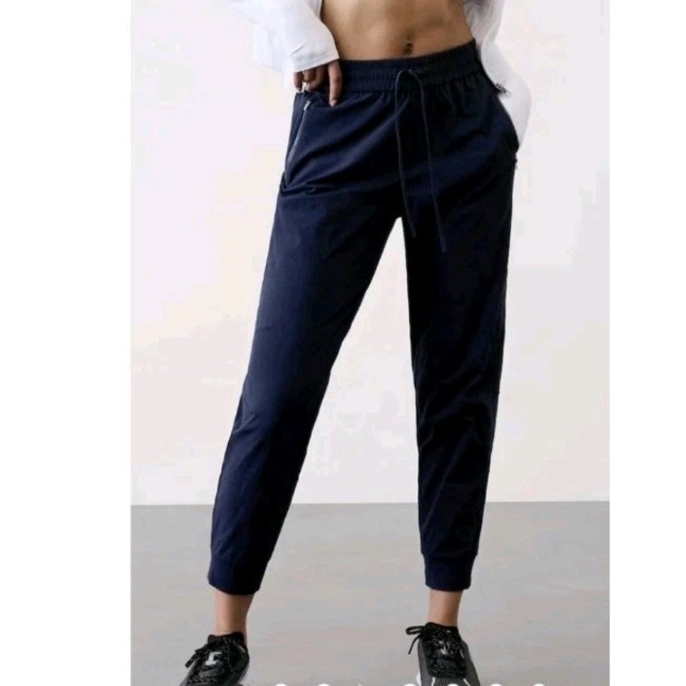 Athleta‎ Trekkie North Jogger Pants Black Size 4 Athleisure Gym Workout Athletic
